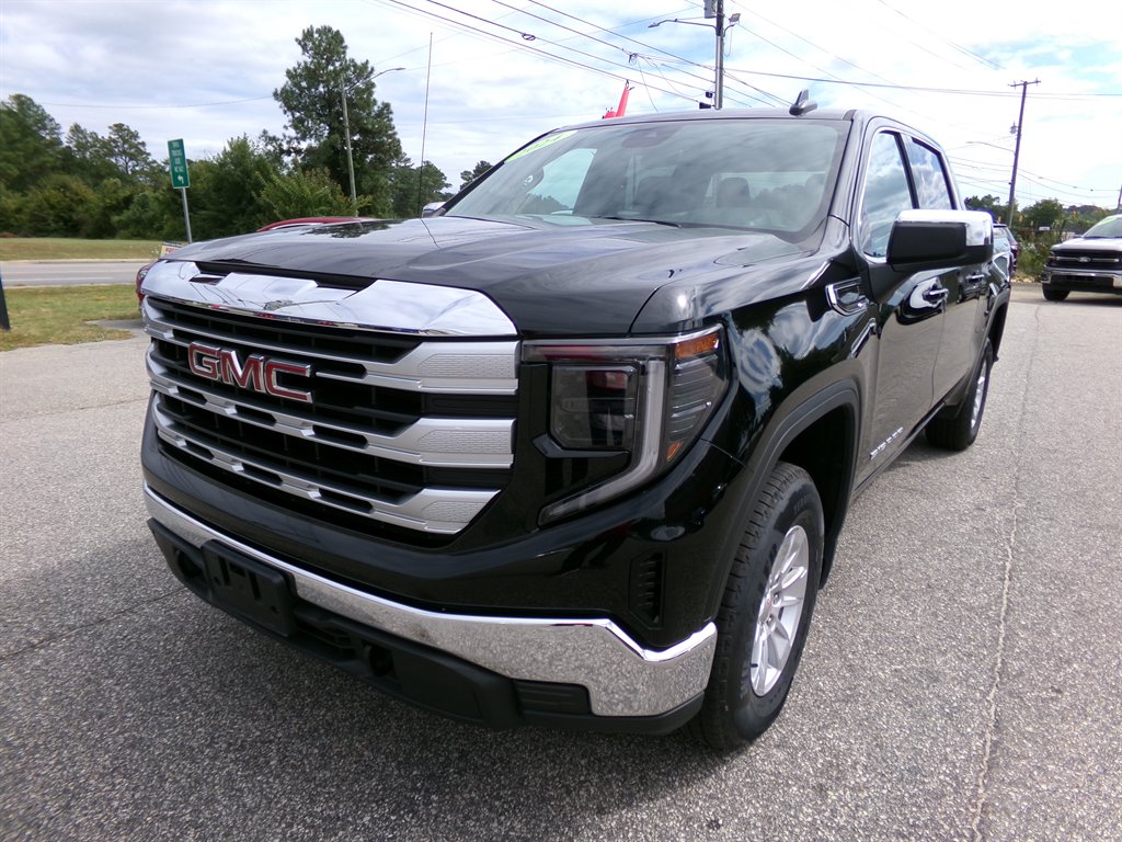2024 GMC Sierra 1500 SLE's photo