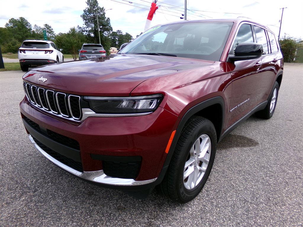 2023 Jeep Grand Cherokee L Laredo's photo