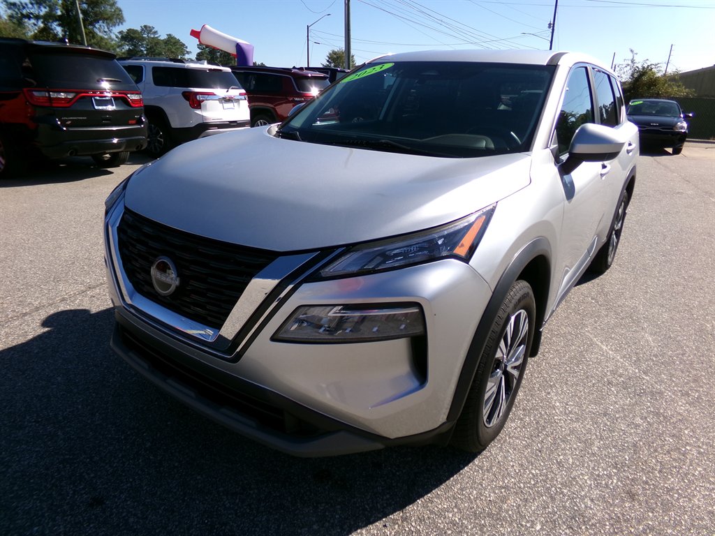 2023 Nissan Rogue SV's photo