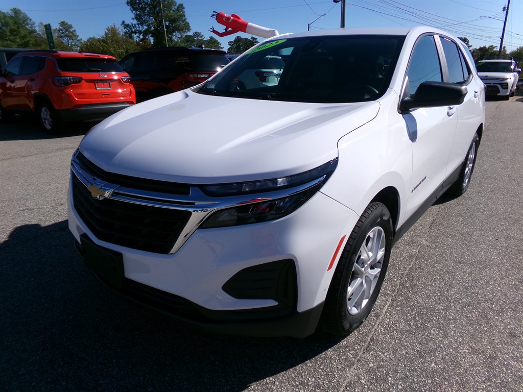 2023 Chevrolet Equinox LS's photo