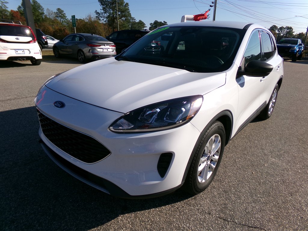 2022 Ford Escape SE's photo