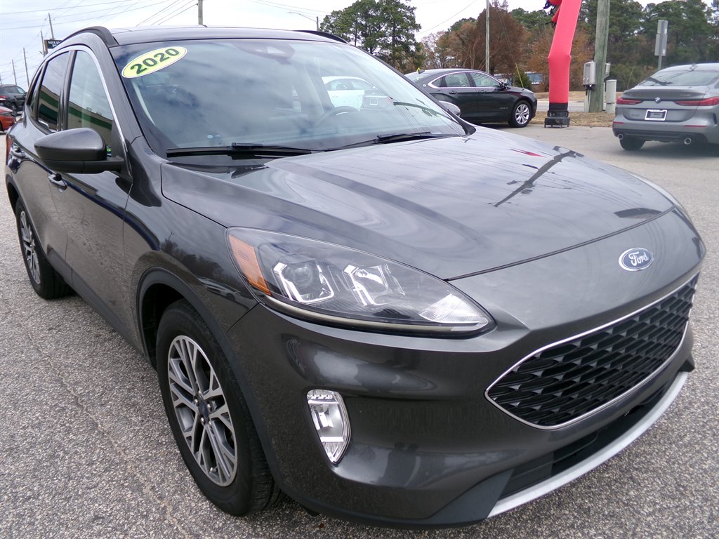2020 Ford Escape SEL's photo