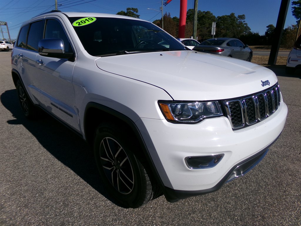 2019 Jeep Grand Cherokee Limited's photo