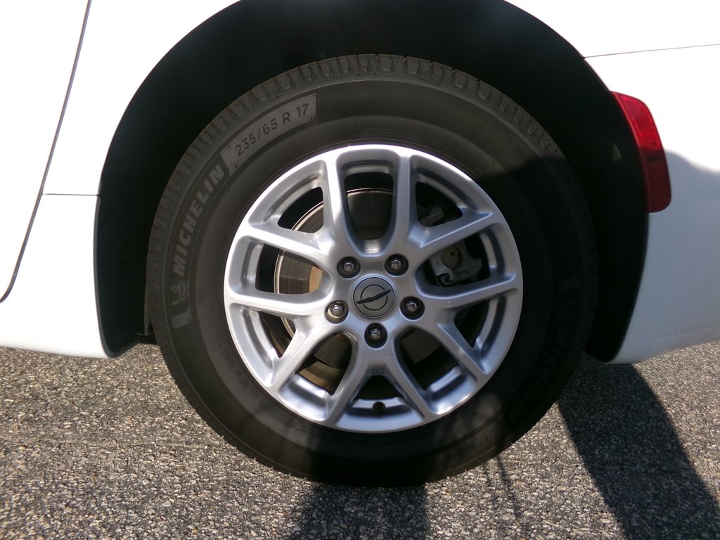 2022 Chrysler Voyager LX - Photo 59