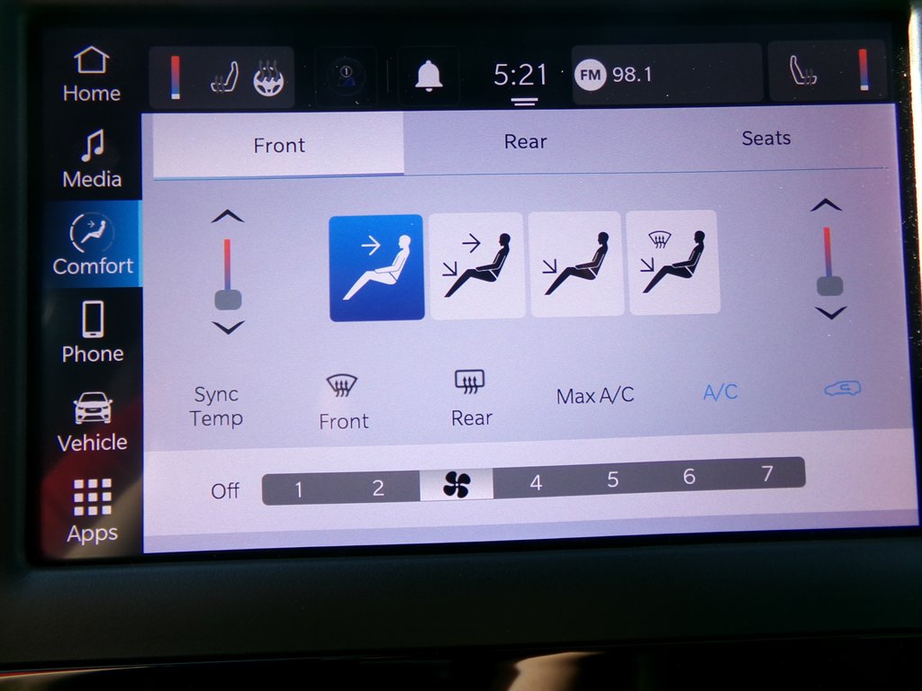 2022 Chrysler Voyager LX - Photo 45
