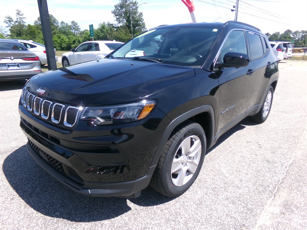 2022 Jeep Compass Latitude's photo